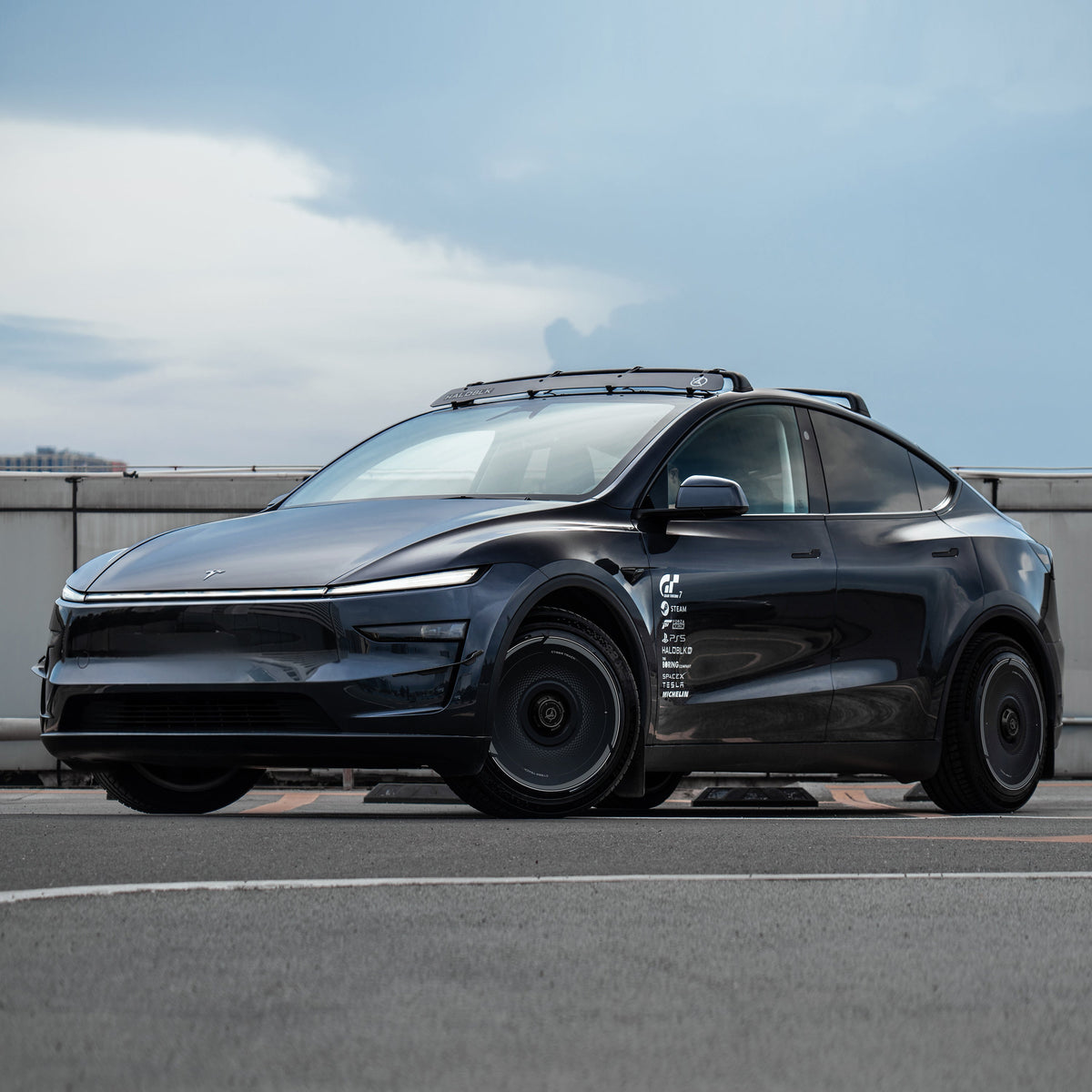HALODISC 2 Cyber Track | Set of 4 Wheel Covers for Tesla