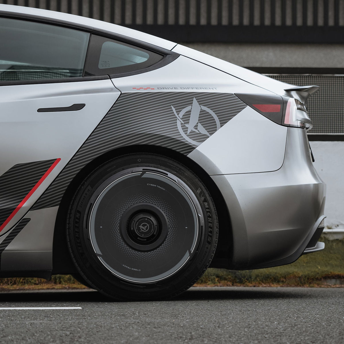 HALODISC 2 Cyber Track | Set of 4 Wheel Covers for Tesla
